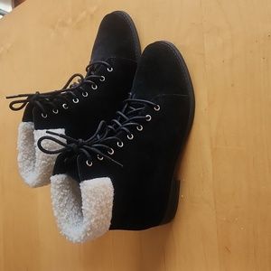 Suede ankel boot